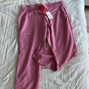 Figs Women’s Chalk Pink Zamora Jogger Scrub Pants